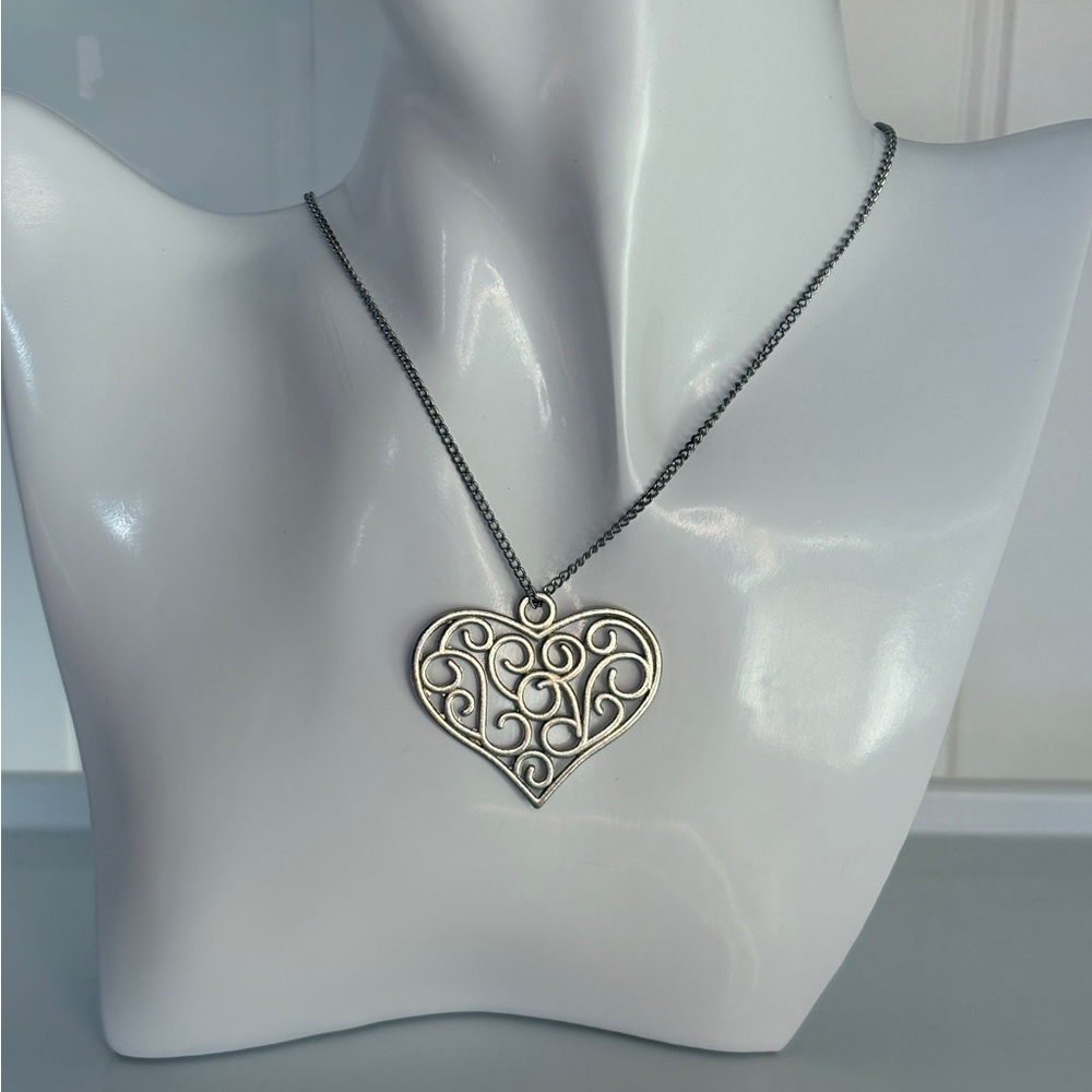 Intricate Silver Filigree Heart Pendant Chain Necklace